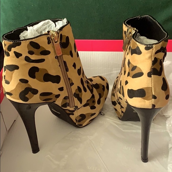 Women’s Cheetah Print High Heels Boots - Picture 5 of 9